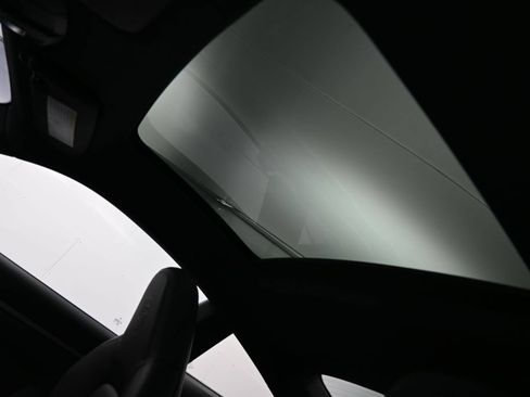 Certified 2024 Porsche 911 Carrera RWD image 24