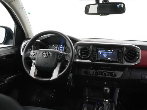 Used 2017 Toyota Tacoma SR5 w/ Tow Package AWD/4WD image 16