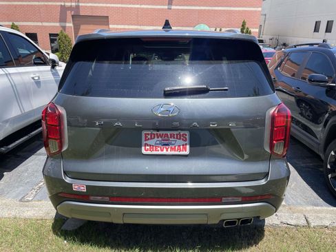 Used 2024 Hyundai Palisade SEL w/ Premium Package FWD image 8