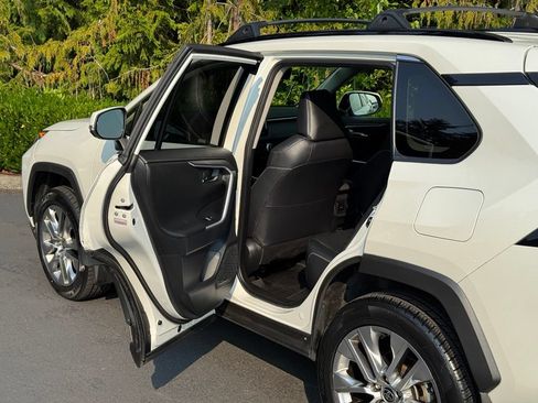 Used 2021 Toyota RAV4 Limited AWD/4WD image 13
