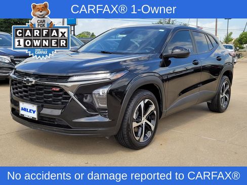Used 2025 Chevrolet Trax RS w/ Driver Confidence Package FWD image 2