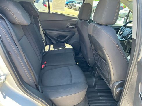 Used 2017 Chevrolet Trax LT AWD/4WD image 16