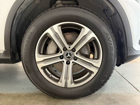 Used 2018 Mercedes-Benz GLC 300 4MATIC image 11