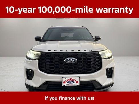 Used 2025 Ford Explorer ST-Line w/ Premium Package RWD image 3