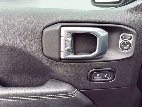 Used 2021 Jeep Wrangler Unlimited Sahara w/ Cold Weather Group image 9