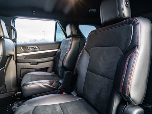 Used 2019 Ford Explorer XLT w/ XLT Sport Appearance Package image 34