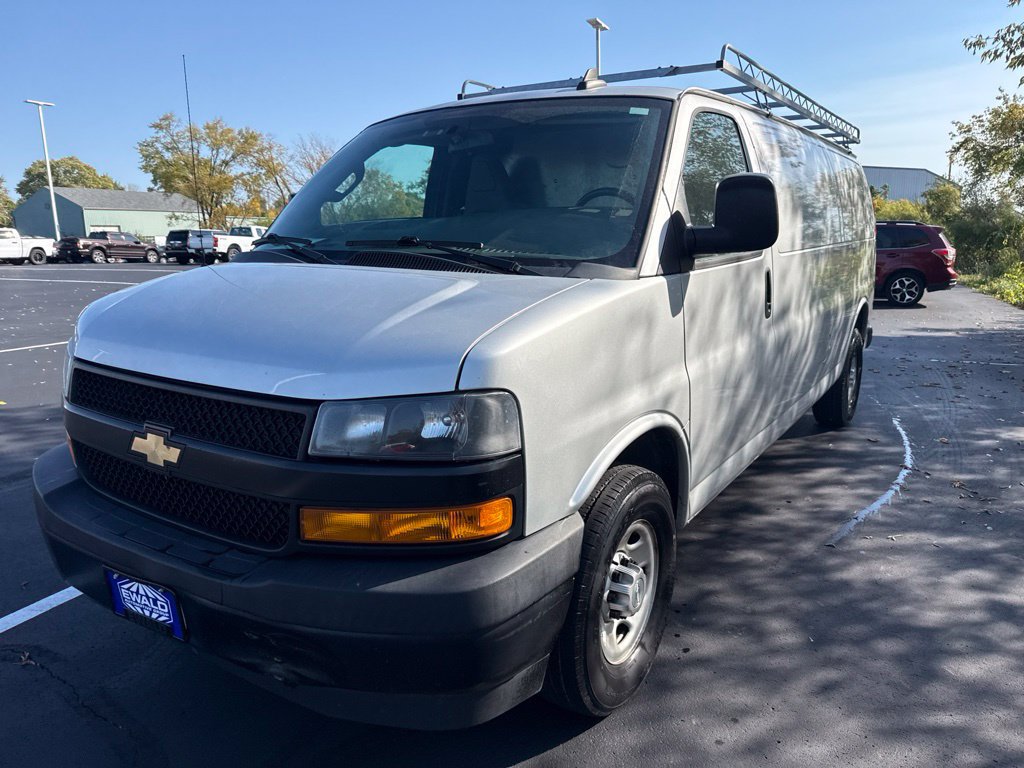 Used 2021 Chevrolet Express 2500 Extended w/ Driver Convenience Package RWD image 4