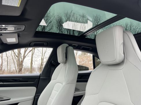 New 2026 Porsche Macan 4 Electric image 20