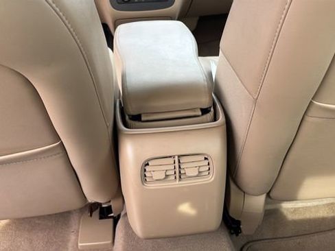 Used 2011 Buick Lucerne CXL image 20