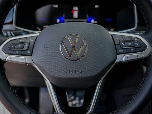 New 2025 Volkswagen Taos SE image 14