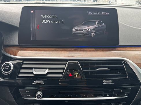 Used 2019 BMW 530e w/ Convenience Package image 25