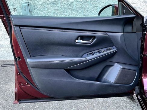 Certified 2024 Nissan Sentra SV image 25