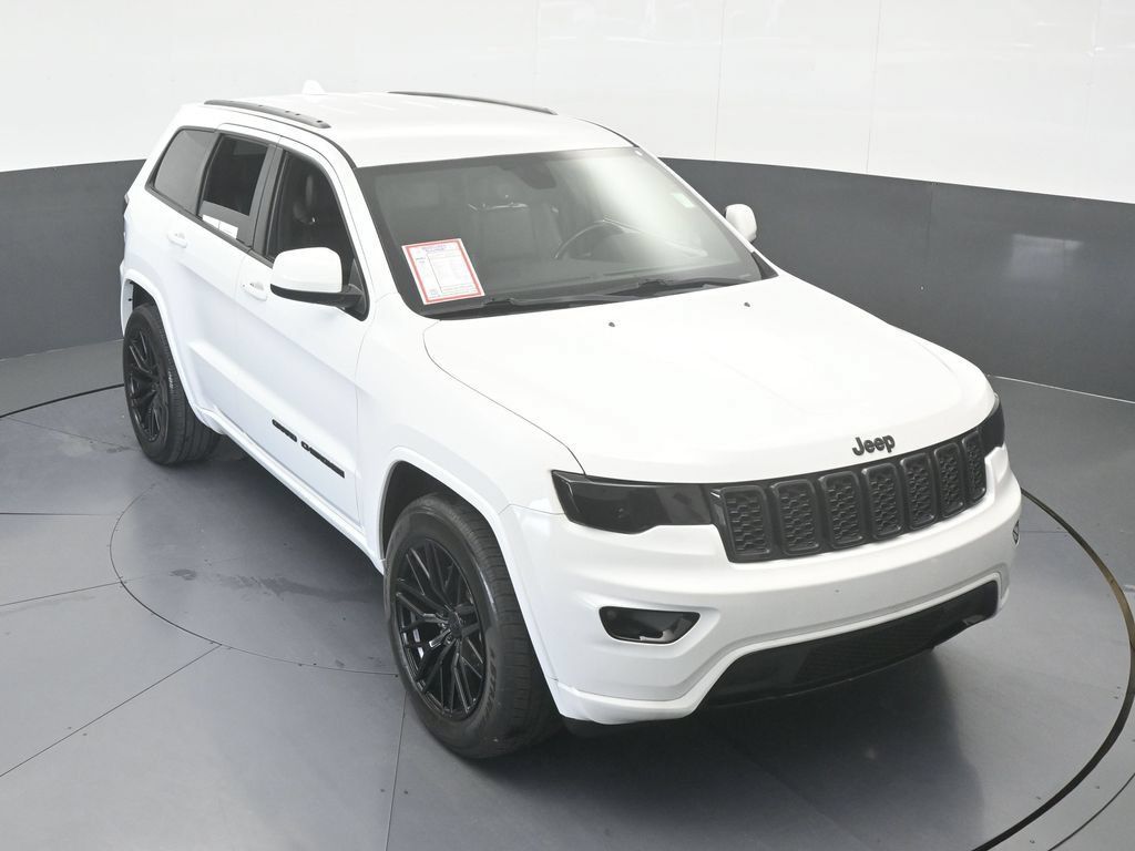 Used 2018 Jeep Grand Cherokee Altitude RWD image 52