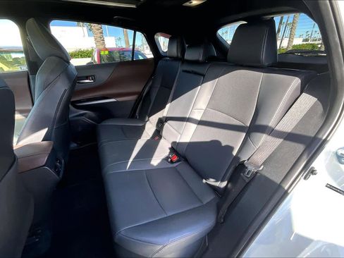 Used 2021 Toyota Venza Limited image 19