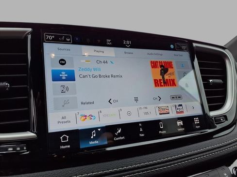 New 2026 Chrysler Pacifica Select image 5