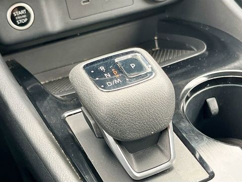 Used 2023 Nissan Rogue SV image 16