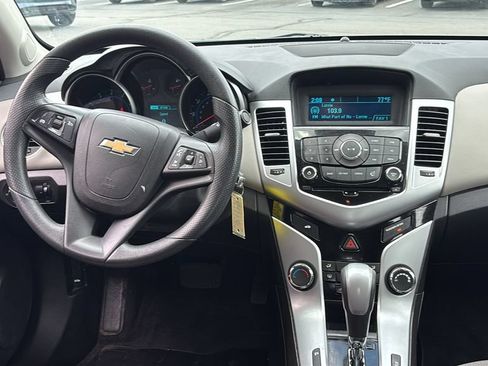 Used 2015 Chevrolet Cruze LT FWD image 7