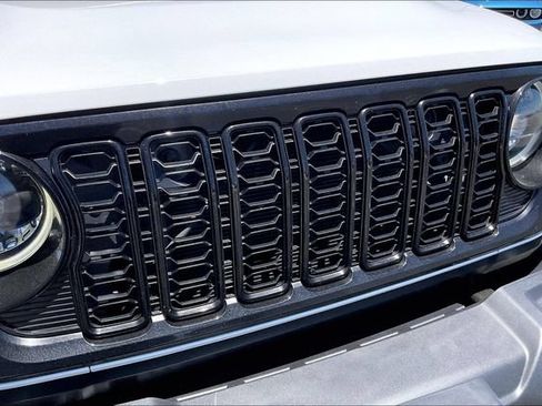Used 2024 Jeep Wrangler Unlimited AWD/4WD image 30