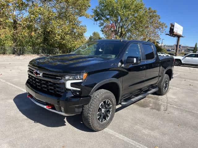 Used 2023 Chevrolet Silverado 1500 ZR2 w/ Technology Package AWD/4WD image 4