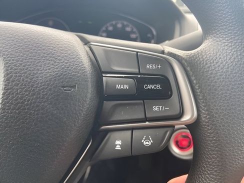 Used 2018 Honda Accord LX image 19