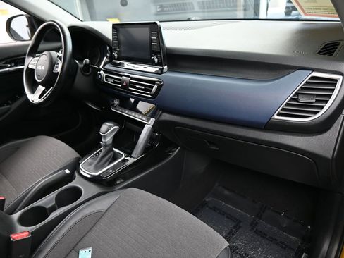 Used 2023 Kia Seltos S image 41