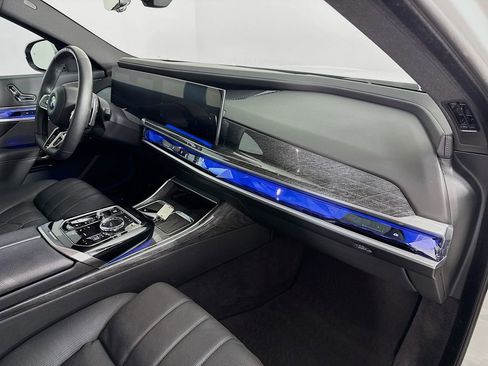 Used 2024 BMW 760i xDrive w/ Executive Package AWD/4WD image 30