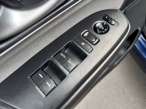 Used 2018 Honda CR-V EX image 11