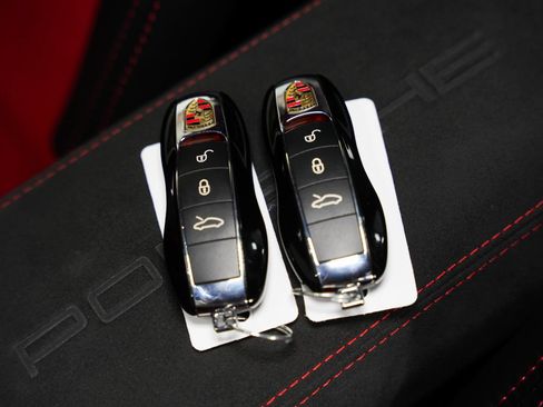 Used 2019 Porsche 911 GT2 RS RWD image 56