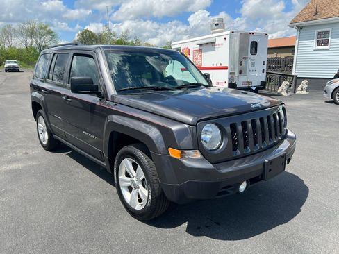 Used 2014 Jeep Patriot Latitude image 8