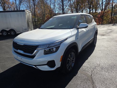 Used 2023 Kia Seltos LX image 7