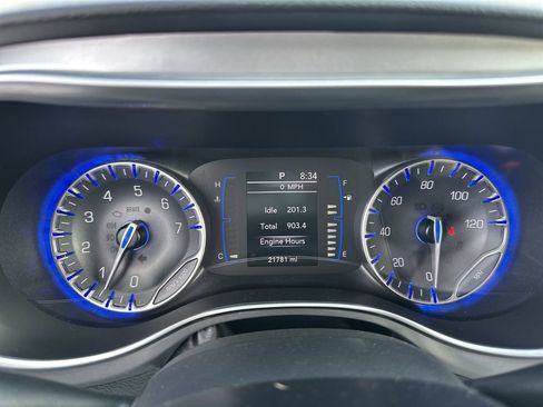 Used 2019 Chrysler Pacifica Touring Plus w/ S Appearance Package FWD image 21