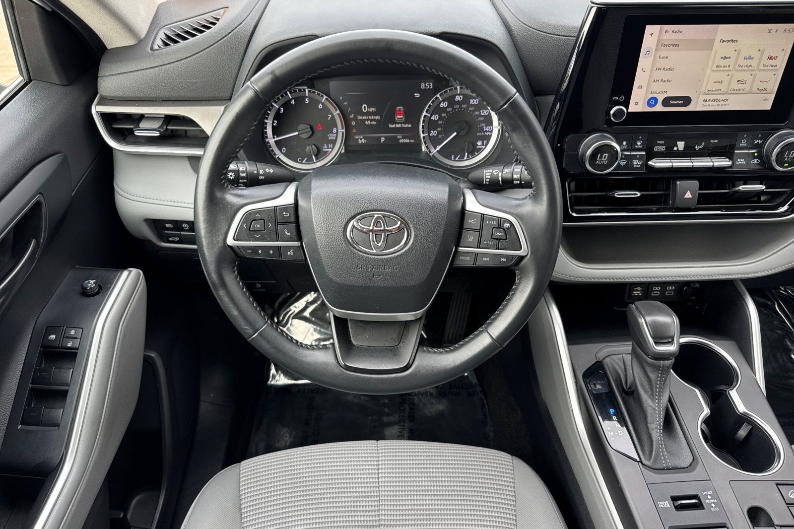 Used 2023 Toyota Highlander LE AWD/4WD image 18