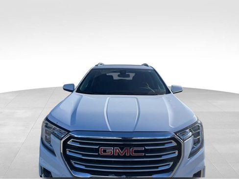Used 2024 GMC Terrain SLT image 10