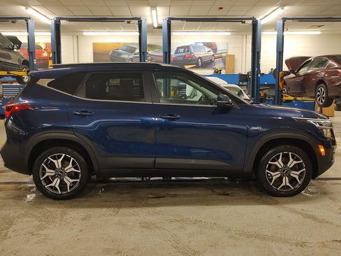 Used 2021 Kia Seltos EX image 30