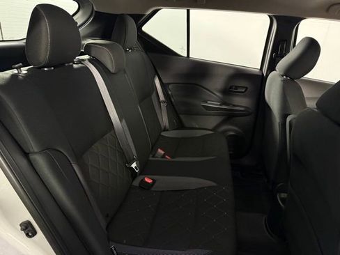 Used 2020 Nissan Kicks S image 17