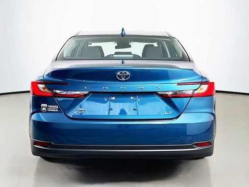 Used 2025 Toyota Camry LE AWD/4WD image 7