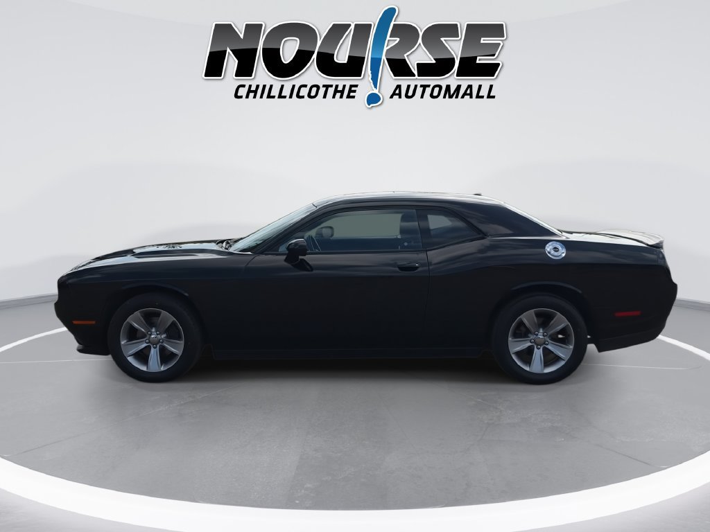 Used 2019 Dodge Challenger SXT w/ Driver Convenience Group RWD image 5
