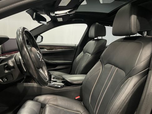 Used 2019 BMW 540i xDrive w/ M Sport Package AWD/4WD image 14