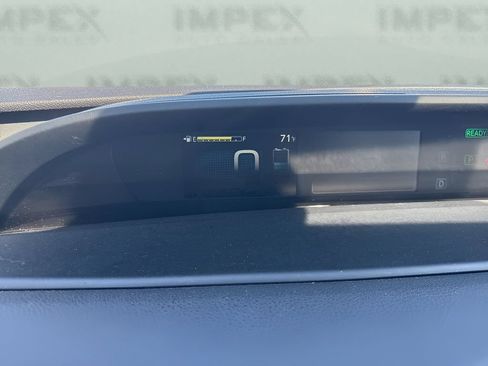 Used 2022 Toyota Prius LE FWD image 10
