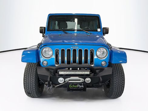 Used 2016 Jeep Wrangler Unlimited Sahara w/ Connectivity Group AWD/4WD image 2