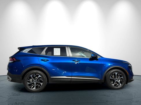 Certified 2024 Kia Sportage EX image 3