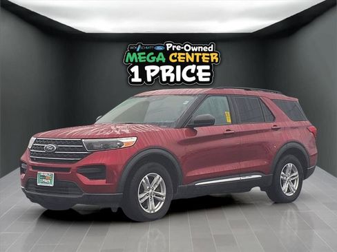 Used 2020 Ford Explorer XLT w/ Comfort Package image 2