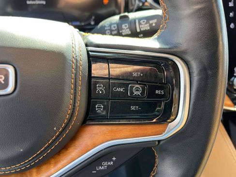 Used 2022 Jeep Grand Wagoneer Series III w/ Rear-Seat Entertainment Group AWD/4WD image 22