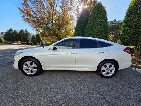 Used 2011 Honda Crosstour EX-L image 2