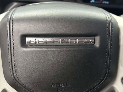 Used 2021 Land Rover Defender 110 X-Dynamic HSE image 27