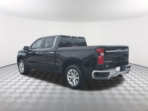 Certified 2022 Chevrolet Silverado 1500 LTZ w/ LTZ Premium Package AWD/4WD image 3