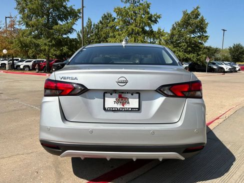Used 2025 Nissan Versa SV FWD image 7