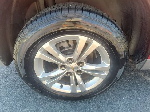 Used 2015 Chevrolet Equinox LT FWD image 12