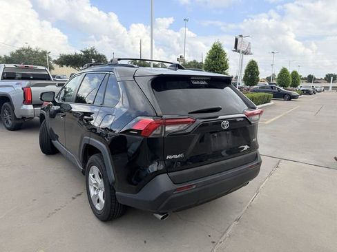 Used 2020 Toyota RAV4 XLE FWD image 7