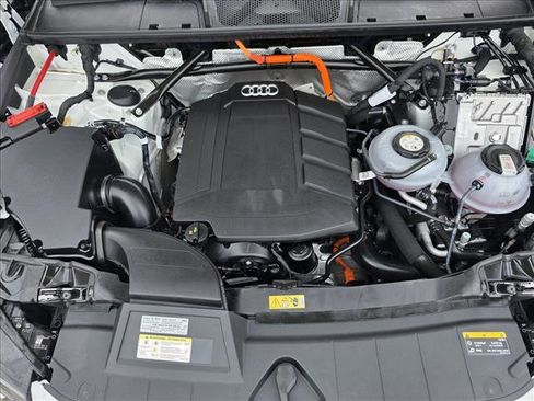 Certified 2025 Audi Q5 e Premium Plus AWD/4WD image 23